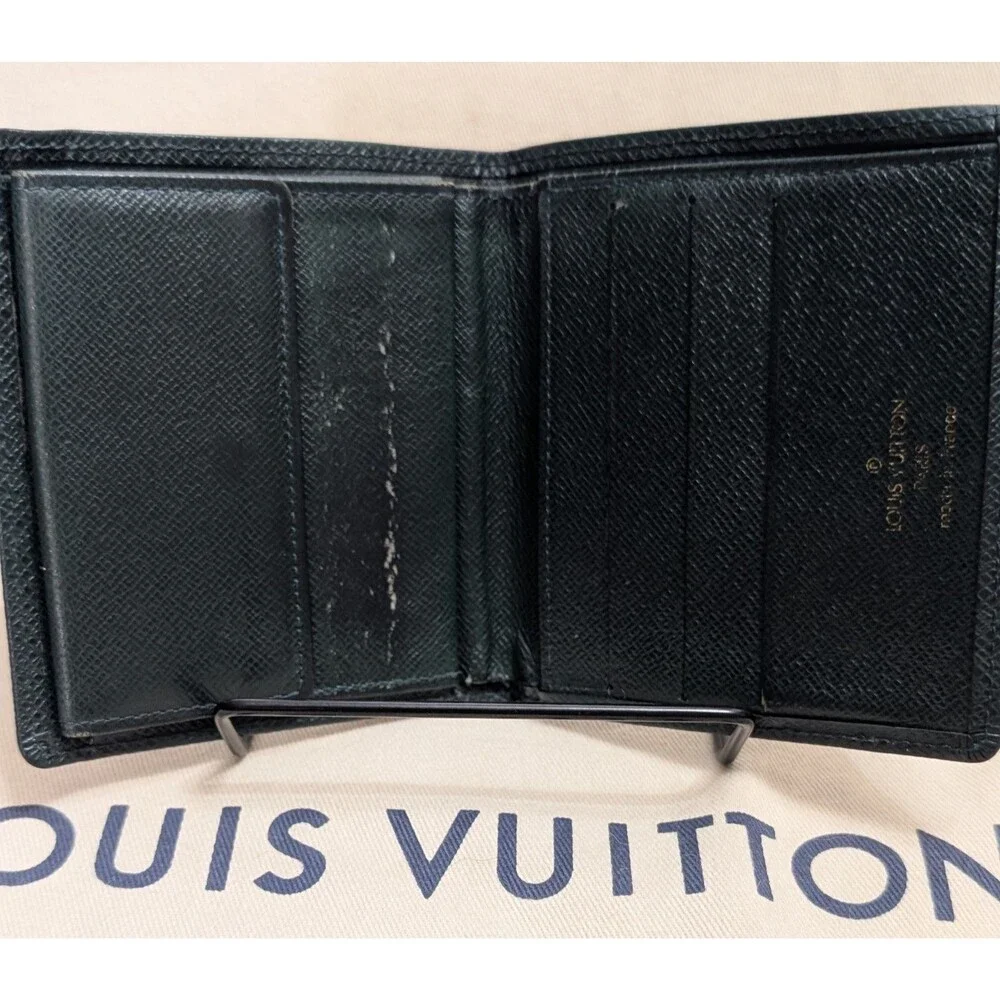 Louis Vuitton Mens Taiga Leather Green Bifold Wallet MI0917 Vintage 1997